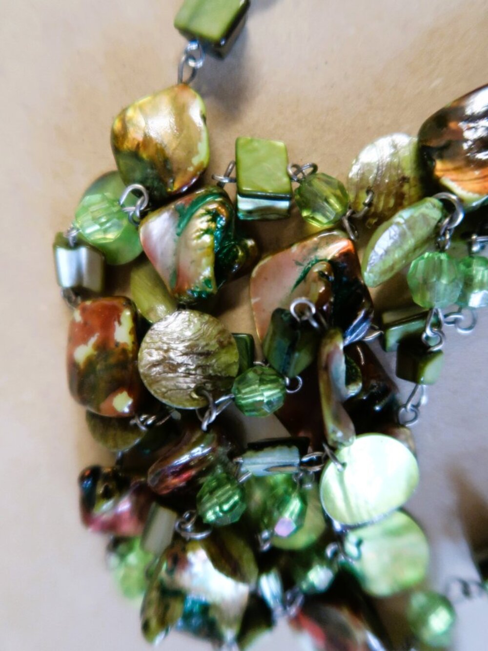 Bundle of 9 Vintage Necklaces Carved Jade-like Hibiscus, Ceramic, Hexagon Chain - Picture 7 of 15